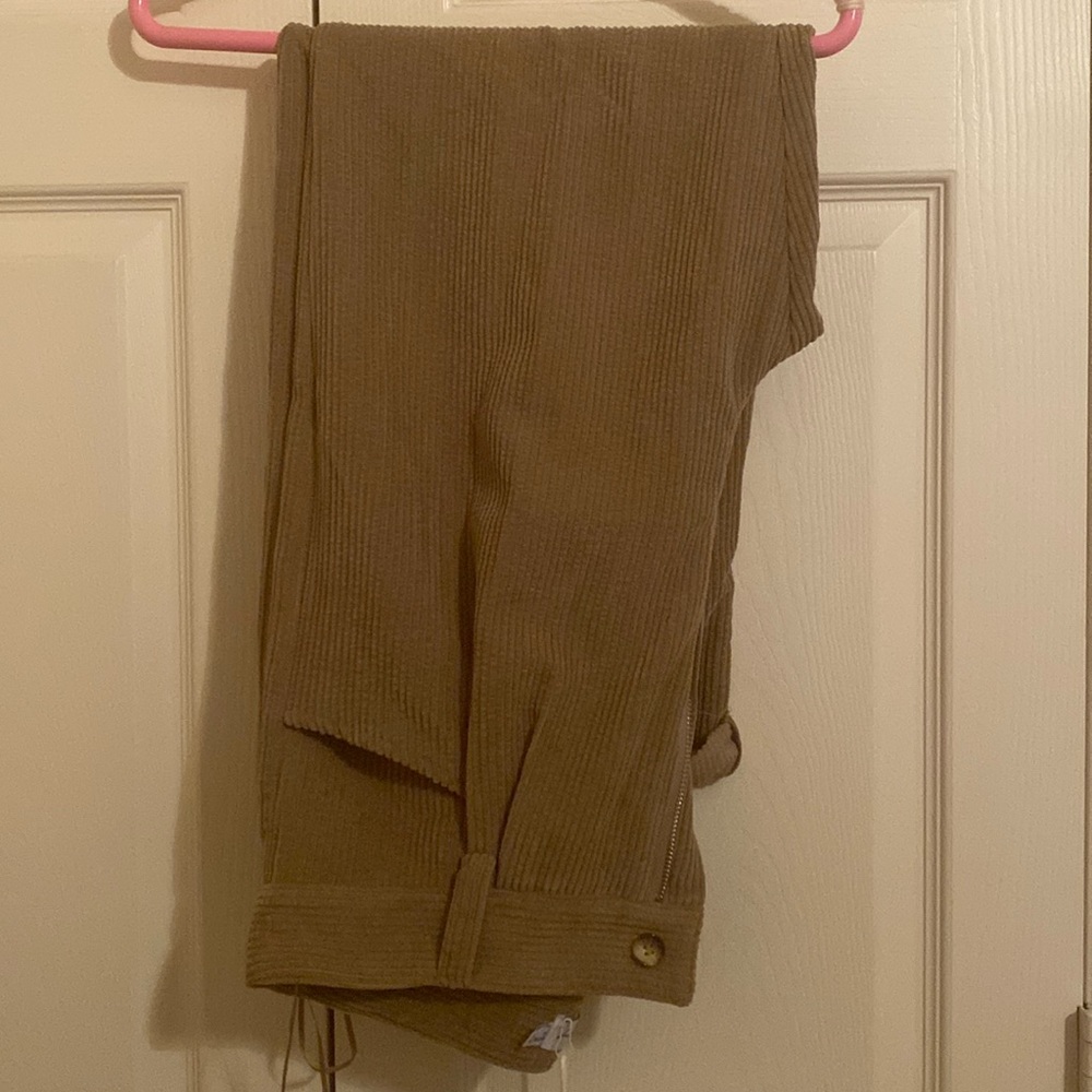 Never worn corduroy pants. They are too small for me